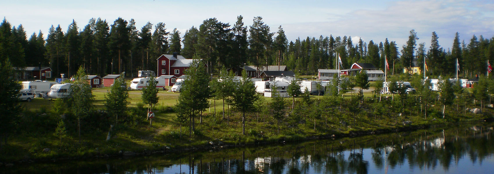 Campingplatser, sedda från Ångermanälven