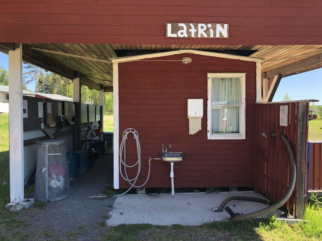 Recycling station